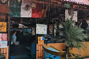 Mariscos El Tiburón de la Costa image