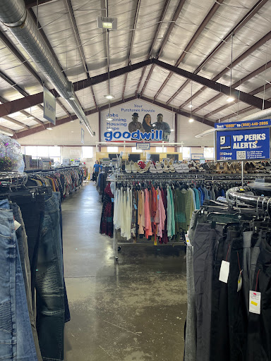 Thrift Store «Goodwill Retail Store, Career Training Center, & Donation Center», reviews and photos
