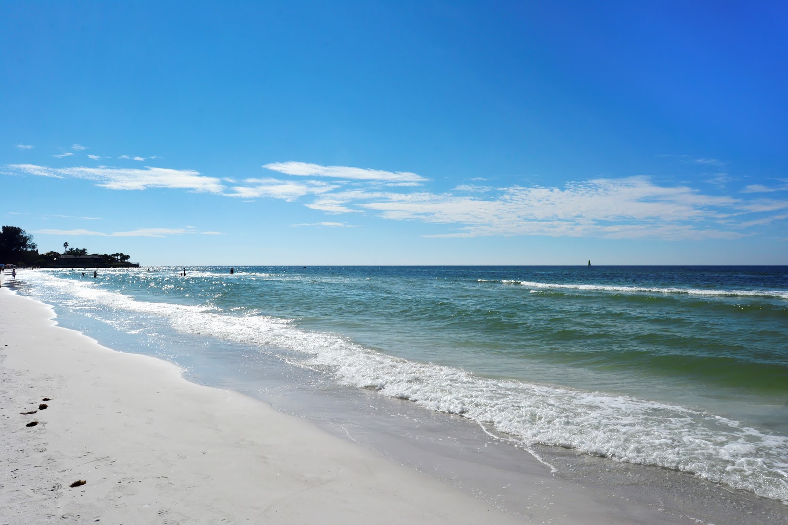 Photo de Crescent beach - endroit populaire parmi les connaisseurs de la détente