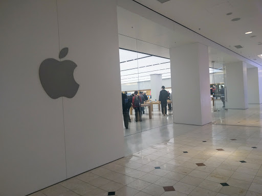 Computer Store «Apple Montgomery Mall», reviews and photos, 7101 Democracy Blvd, Bethesda, MD 20817, USA