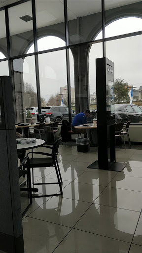Car Dealer «Koons Tysons Chrysler Dodge Jeep Ram», reviews and photos, 2050 Chain Bridge Rd, Vienna, VA 22182, USA
