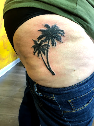 Tattoo Shop «Scratch The Surface Tattoo», reviews and photos, 6550 International Dr #111, Orlando, FL 32819, USA