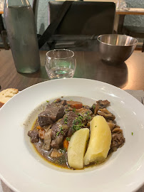 Plats et boissons du Restaurant français Au P'tit Bouchon à Neuville-sur-Saône - n°5