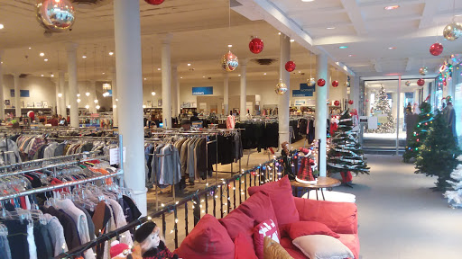 Thrift Store «Goodwill Denver - Broadway», reviews and photos, 21 S Broadway, Denver, CO 80209, USA