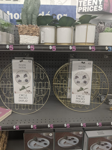 Variety Store «Five Below», reviews and photos, 2145 S Telegraph Rd, Bloomfield Hills, MI 48302, USA