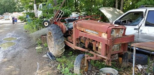 Salvage Yard «Shrum Auto Salvage streetview», reviews and photos, 1050 Old Buck Hill Rd, Goodlettsville, TN 37072, USA