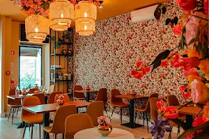 Tulipa Restaurante image
