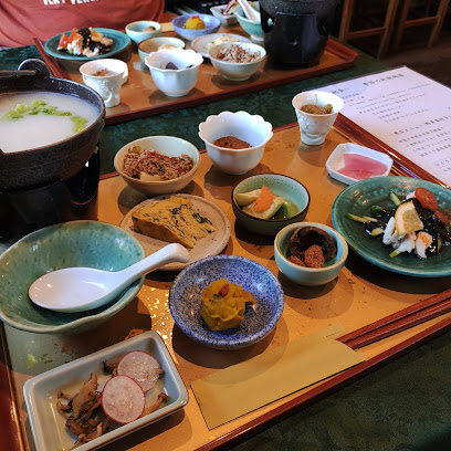 Asian Table Móng Cái (アジアンテーブル モンカイ)