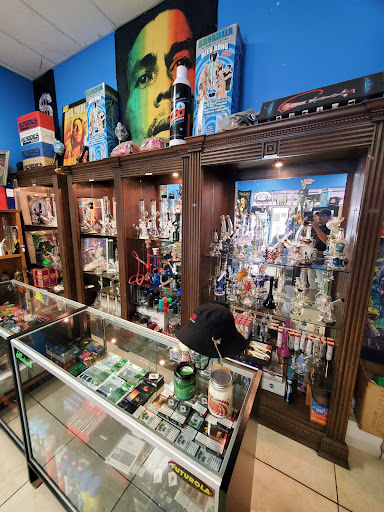 Tobacco Shop «Smoke Shop Mcallen», reviews and photos, 6624 N 10th St, McAllen, TX 78504, USA