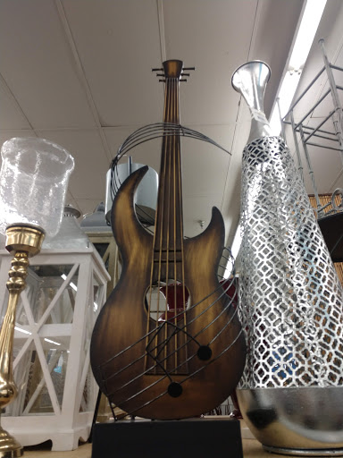 Home Goods Store «At Home», reviews and photos, 3100 Washtenaw Ave, Ypsilanti, MI 48197, USA