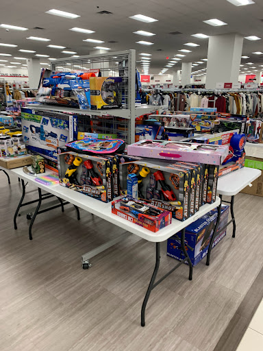 Clothing Store «Burlington Coat Factory», reviews and photos, 275 Main St #4, White Plains, NY 10601, USA