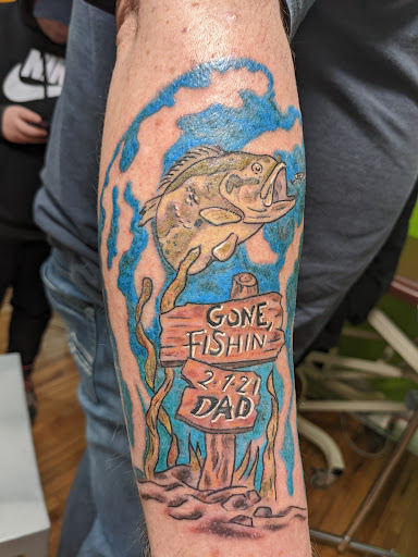 Tattoo Shop «Crazy Lady Ink», reviews and photos, 205 Lewis St S, Shakopee, MN 55379, USA