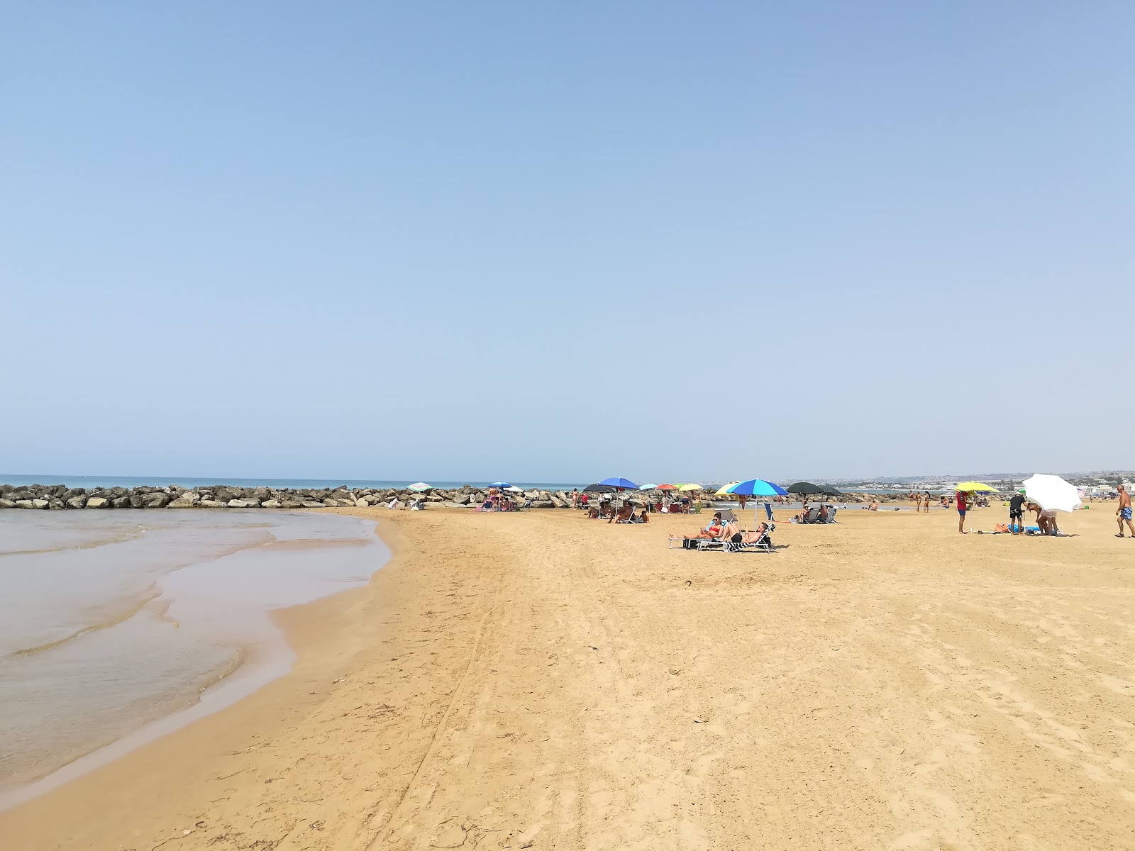 Valokuva Spiaggia Micenciista. sisältäen suuret lahdet