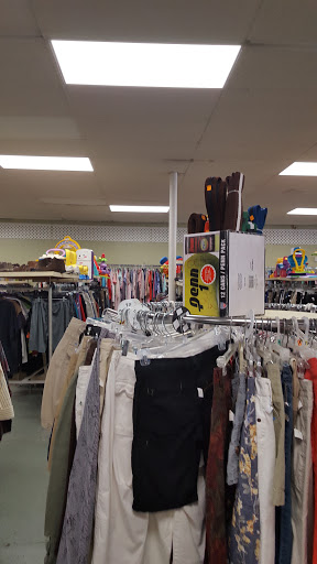 Used Clothing Store «T.E.A.M. Resale Shop», reviews and photos, 300 W Main St, Tomball, TX 77375, USA