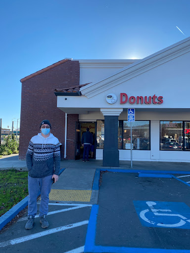 Donut Queen, 904 Alamo Dr, Vacaville, CA 95688, USA, 