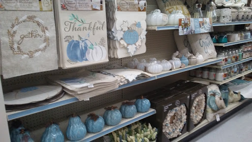 Discount Store «Big Lots», reviews and photos, 1041 S Riverside Dr, Clarksville, TN 37040, USA