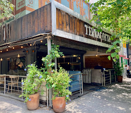 Amati Deli photo