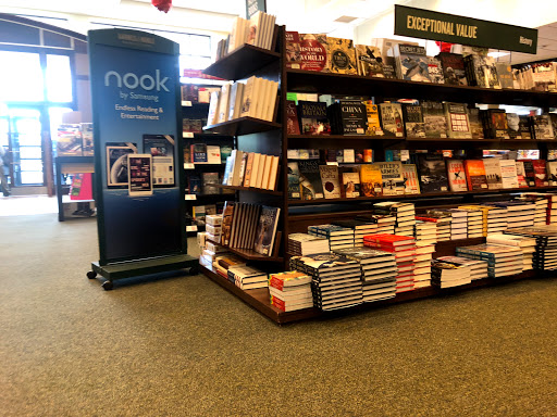 Book Store «Barnes & Noble», reviews and photos, 58 S 32nd St, Camp Hill, PA 17011, USA
