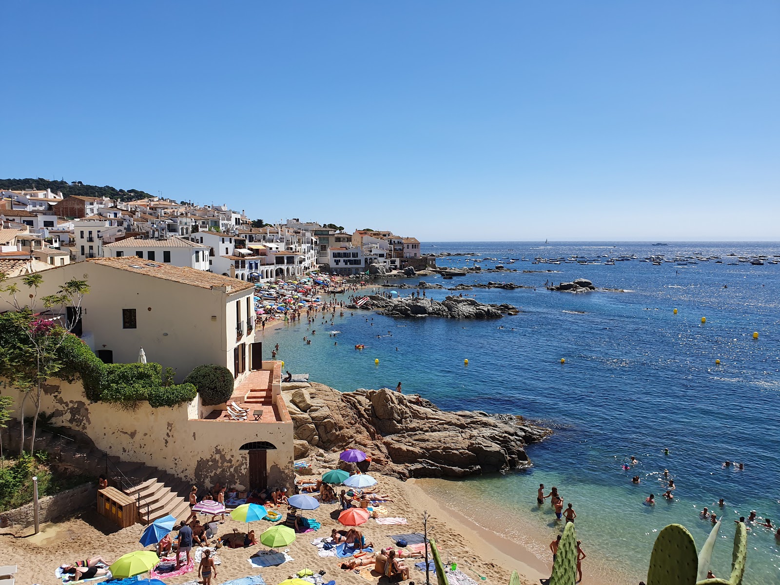 Foto di Platja d'En Calau - luogo popolare tra gli intenditori del relax