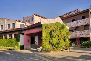 La Hasienda Hotel & Restaurant image