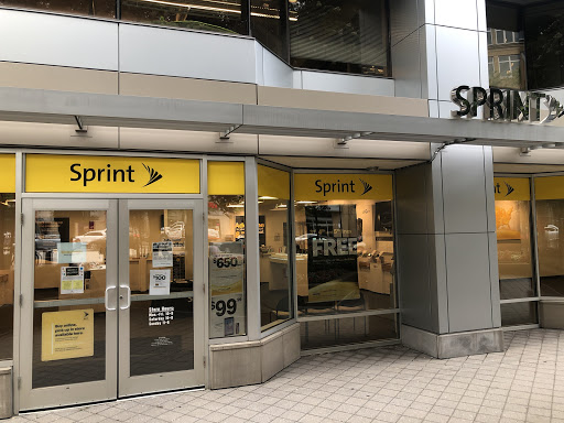 Cell Phone Store «Sprint Store», reviews and photos, 3033 Wilson Blvd f, Arlington, VA 22201, USA