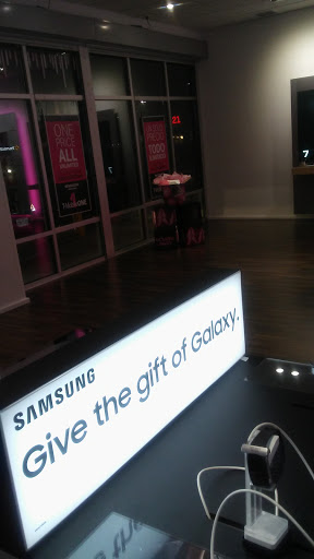 Cell Phone Store «T-Mobile», reviews and photos, 4557 Lafayette Rd b, Indianapolis, IN 46254, USA