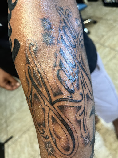 Tattoo Shop «A.R.Tattoo Shack (Authentic Roots)», reviews and photos, 242 E 7th St, Long Beach, CA 90813, USA