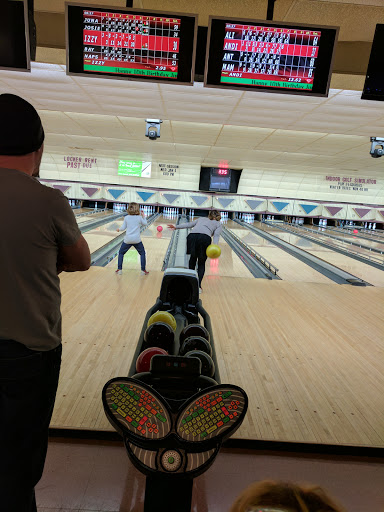 Bowling Alley «Trindle Bowl», reviews and photos, 4695 E Trindle Rd, Mechanicsburg, PA 17050, USA