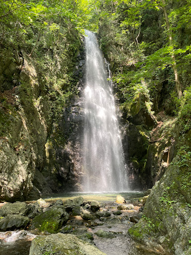 Hyakuhirono Falls