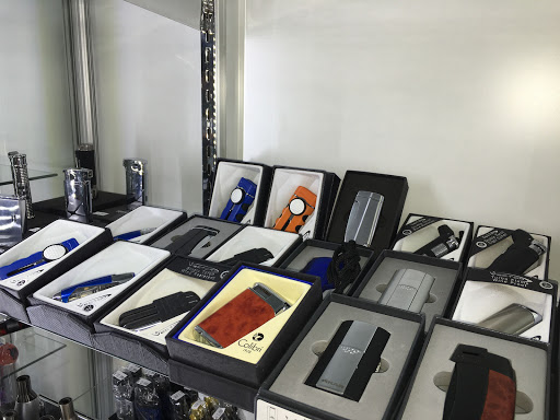 Tobacco Shop «GM Tobacco & Super Vapor», reviews and photos, 3250 W Pleasant Run Rd #100, Lancaster, TX 75146, USA