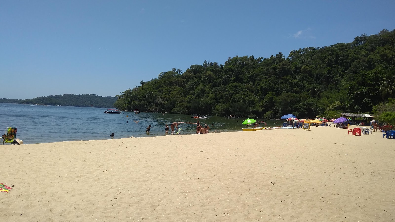Foto di Spiaggia di Quatiquara con una superficie del sabbia beige