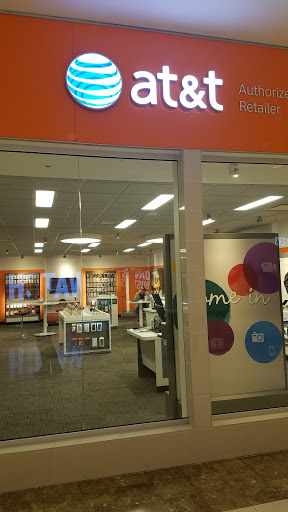 Cell Phone Store «AT&T Authorized Retailer», reviews and photos, 122 Hawthorn Center #623, Vernon Hills, IL 60061, USA