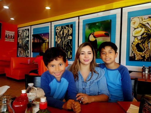 Barber Shop «Kleen Cutz Barber Shop and Salon», reviews and photos, 3375 Holcomb Bridge Rd b, Norcross, GA 30092, USA