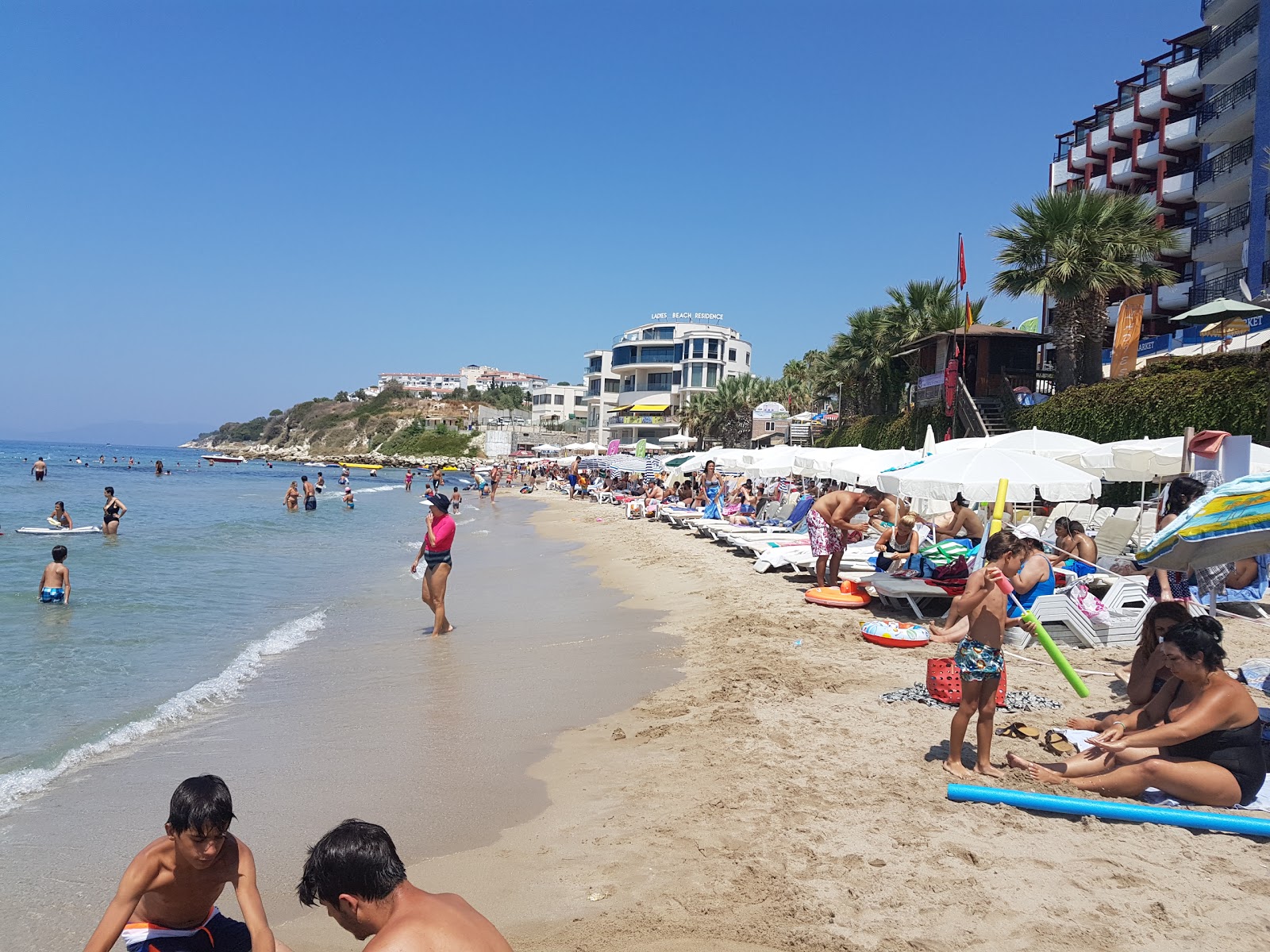 Kusadasi Ladies beach'in fotoğrafı çok temiz temizlik seviyesi ile