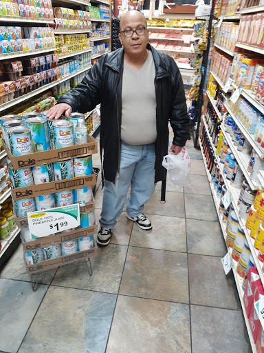 Supermarket «Fine Fare Supermarket», reviews and photos, 500 W Allegheny Ave, Philadelphia, PA 19133, USA