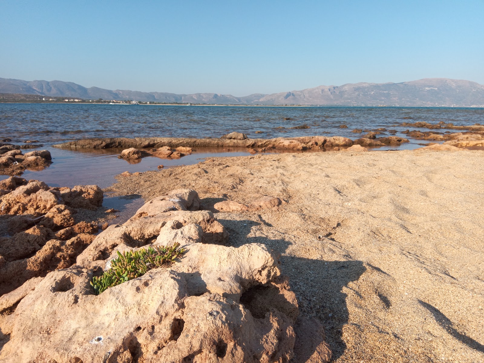 Foto van Kalogeras beach met ruim strand