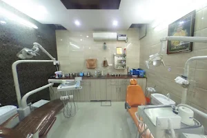 Dr. Himanshu Mishra- Roshan Dental Clinic image
