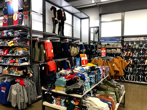 Clothing Store «Old Navy», reviews and photos, 40-24 College Point Blvd, Flushing, NY 11354, USA