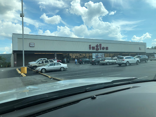 Grocery Store «Ingles Market», reviews and photos, 300 S Main St, Trenton, GA 30752, USA
