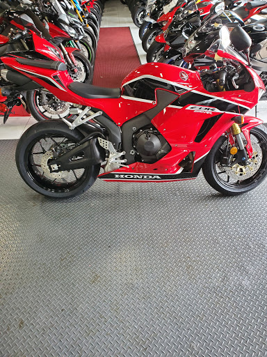 Motorcycle Dealer «Crossbay Motorsports of Howard Beach», reviews and photos, 164-01 Cross Bay Blvd, Howard Beach, NY 11414, USA