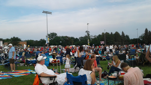 Recreation Center «Lake Forest Recreation Center», reviews and photos, 400 Hastings Rd, Lake Forest, IL 60045, USA