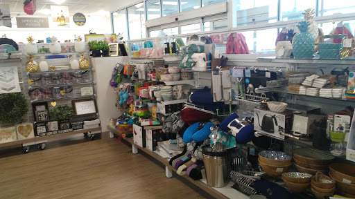 Home Goods Store «HomeGoods», reviews and photos, 7937 113th St, Seminole, FL 33772, USA