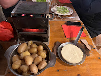 Raclette du Restaurant français La ferme de la Charbonnière à Menthon-Saint-Bernard - n°5