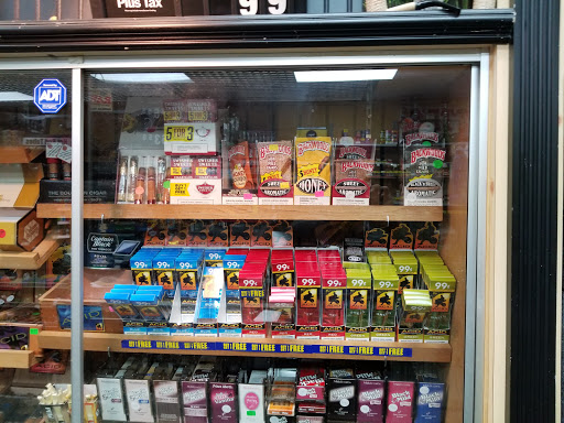 Tobacco Shop «Shorewood Tobacco & Cigar», reviews and photos, 720 Cottage St, Shorewood, IL 60404, USA