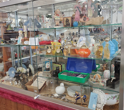Thrift Store «Waif Thrift Store», reviews and photos, 1660 Roberta Ave, Freeland, WA 98249, USA