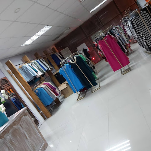 Cuxita Tienda Vintage Cañete - Tienda de ropa