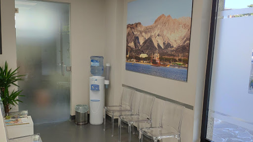 Pensioni per cani e dog hotel a Clinica Veterinaria Citta' del Marmo Pronto Soccorso 24h