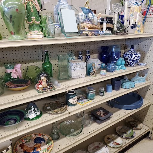 Thrift Store «Lakewood Goodwill», reviews and photos, 6002 Mt Tacoma Dr SW, Tacoma, WA 98499, USA