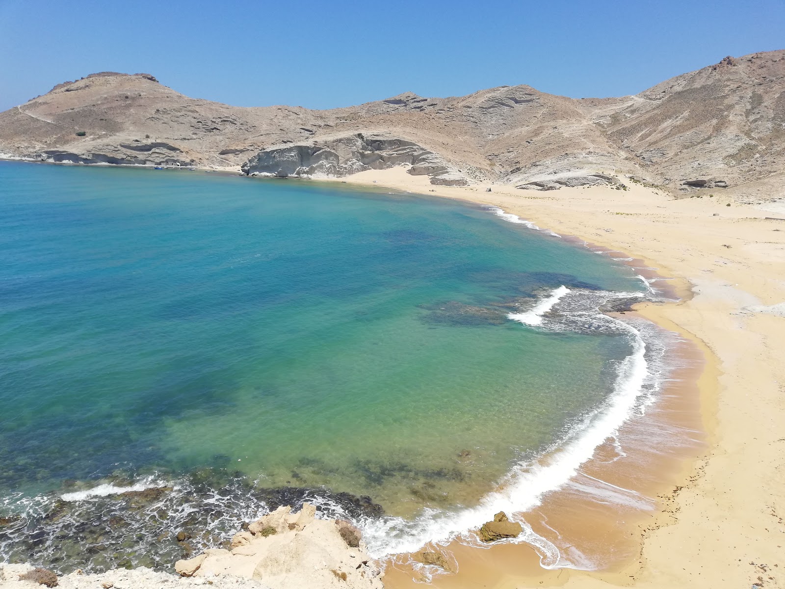 Charrana beach的照片 和它美丽的风景