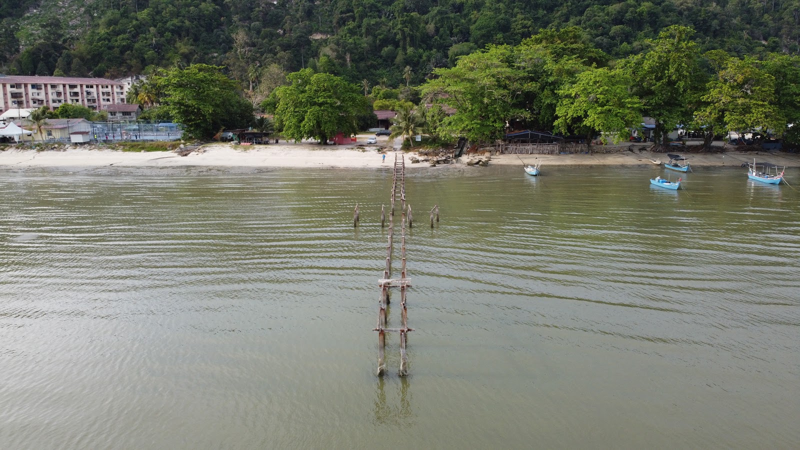 Gertak Sanggul Beach photo #8